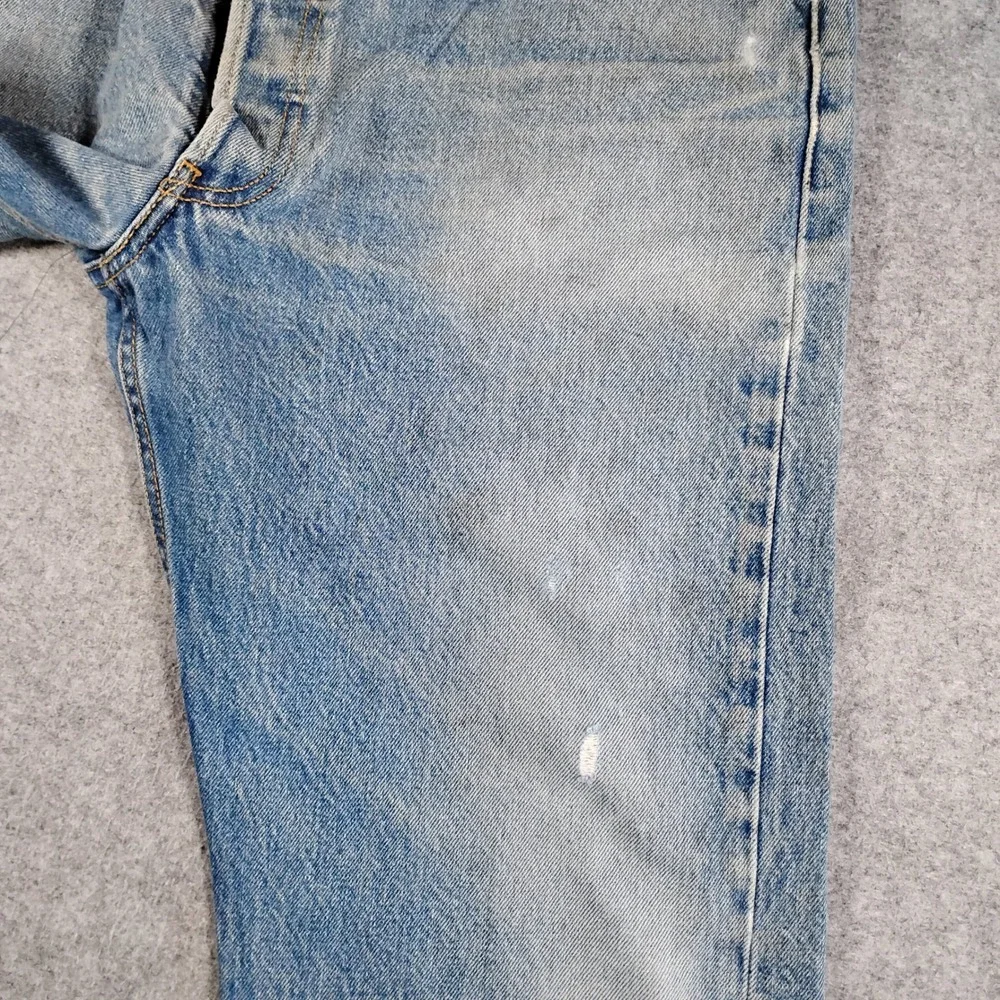 Vintage Levis 501 Mens Light Wash Blue Straight Leg Button Fly Denim Jeans 34x28